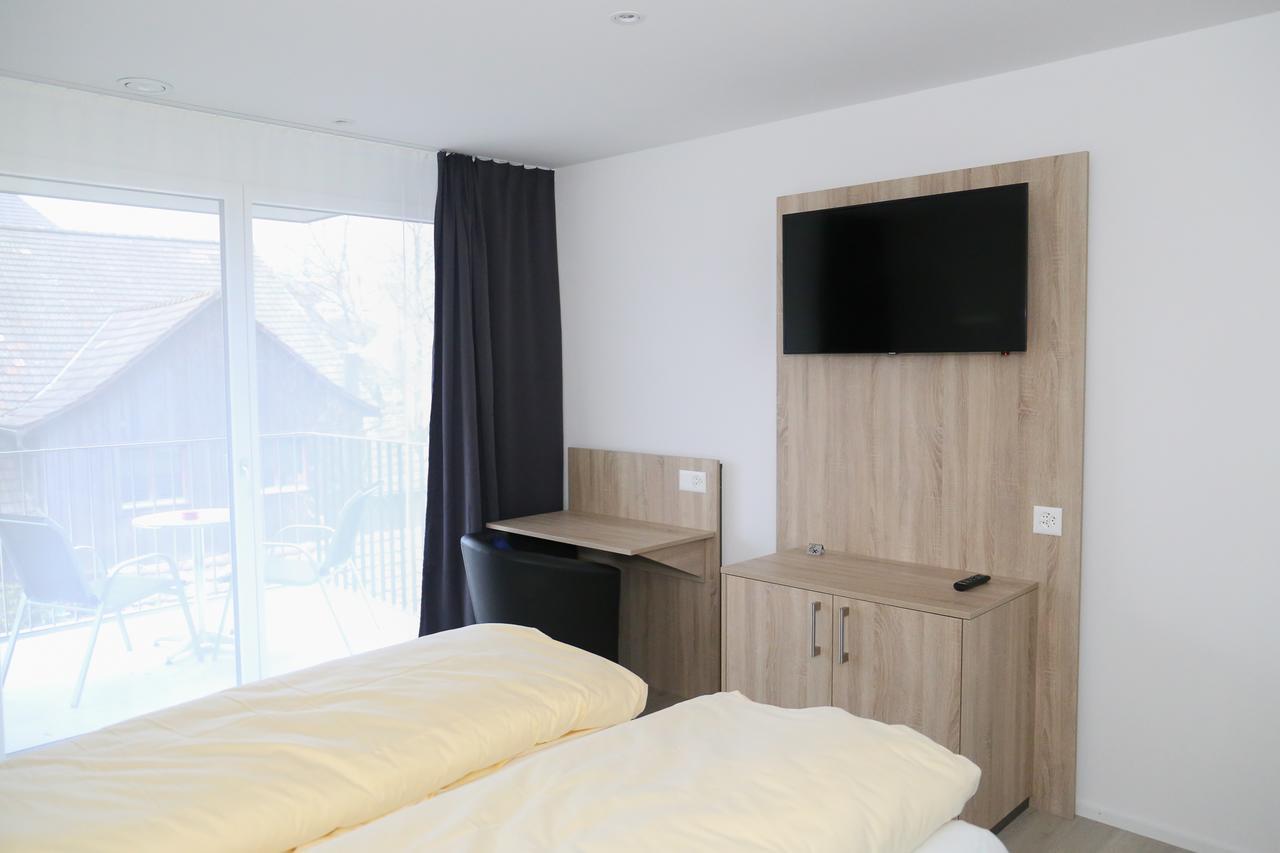 Hotel Traube Garni Kuttigen Екстер'єр фото